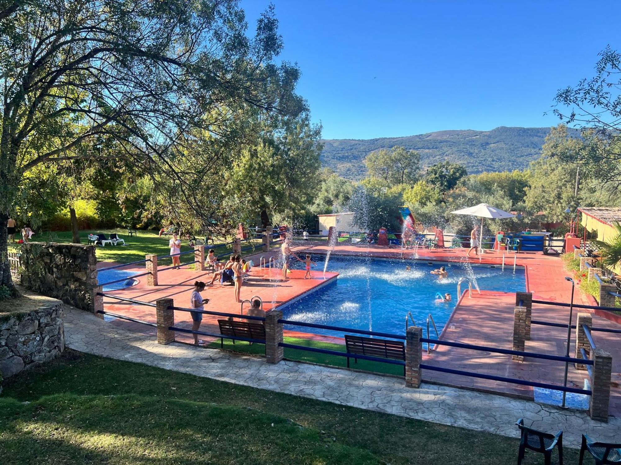 Complejo Aldea Vetonia Check Out Hasta Las 20H Parque De Mascotas Zonas Infantiles Ideal Grupos Parejas Familias Informate Apertura Piscina 1 De Mayo Hervás Eksteriør bilde